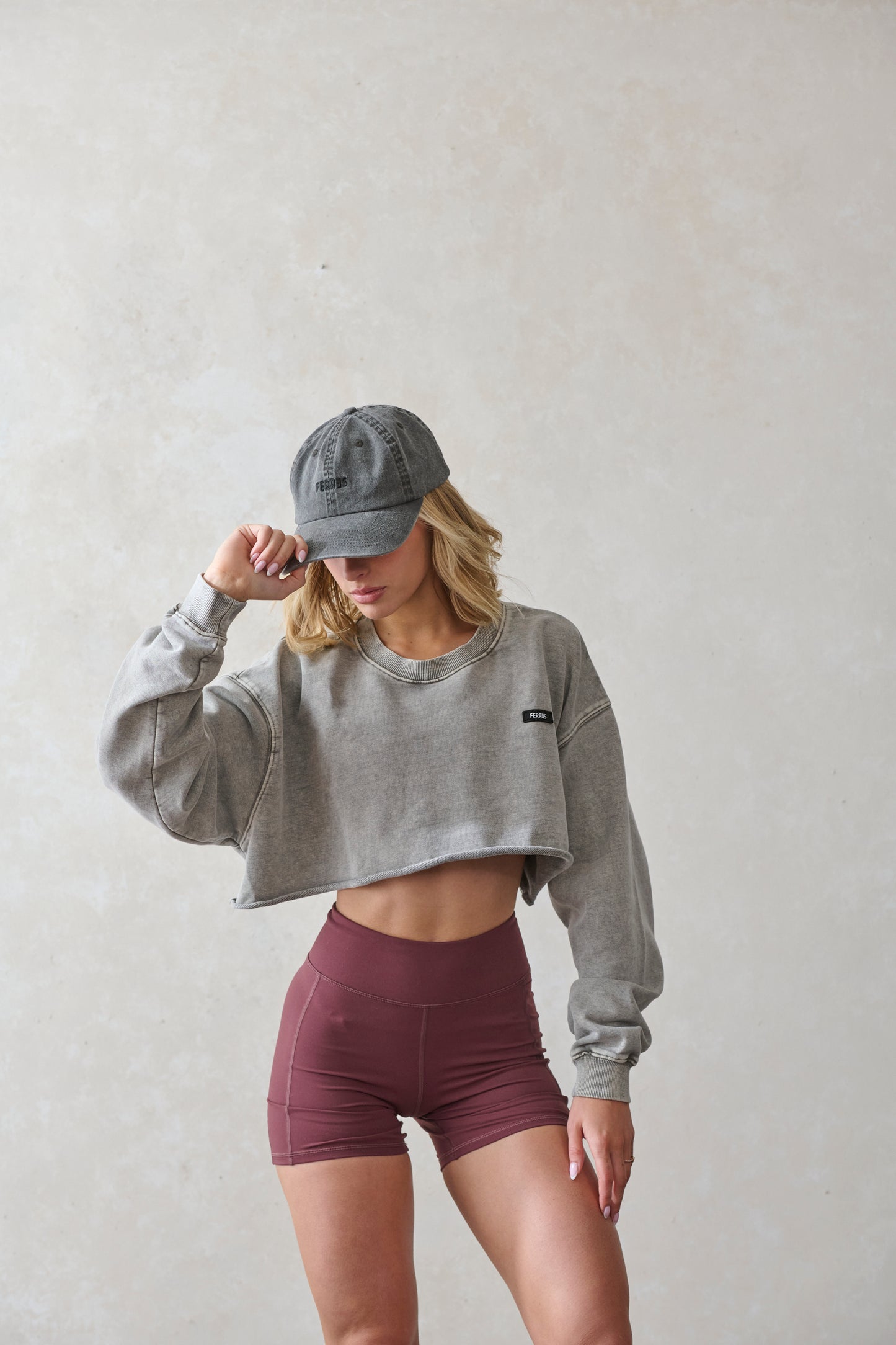 CROPPED SWEATSHIRT